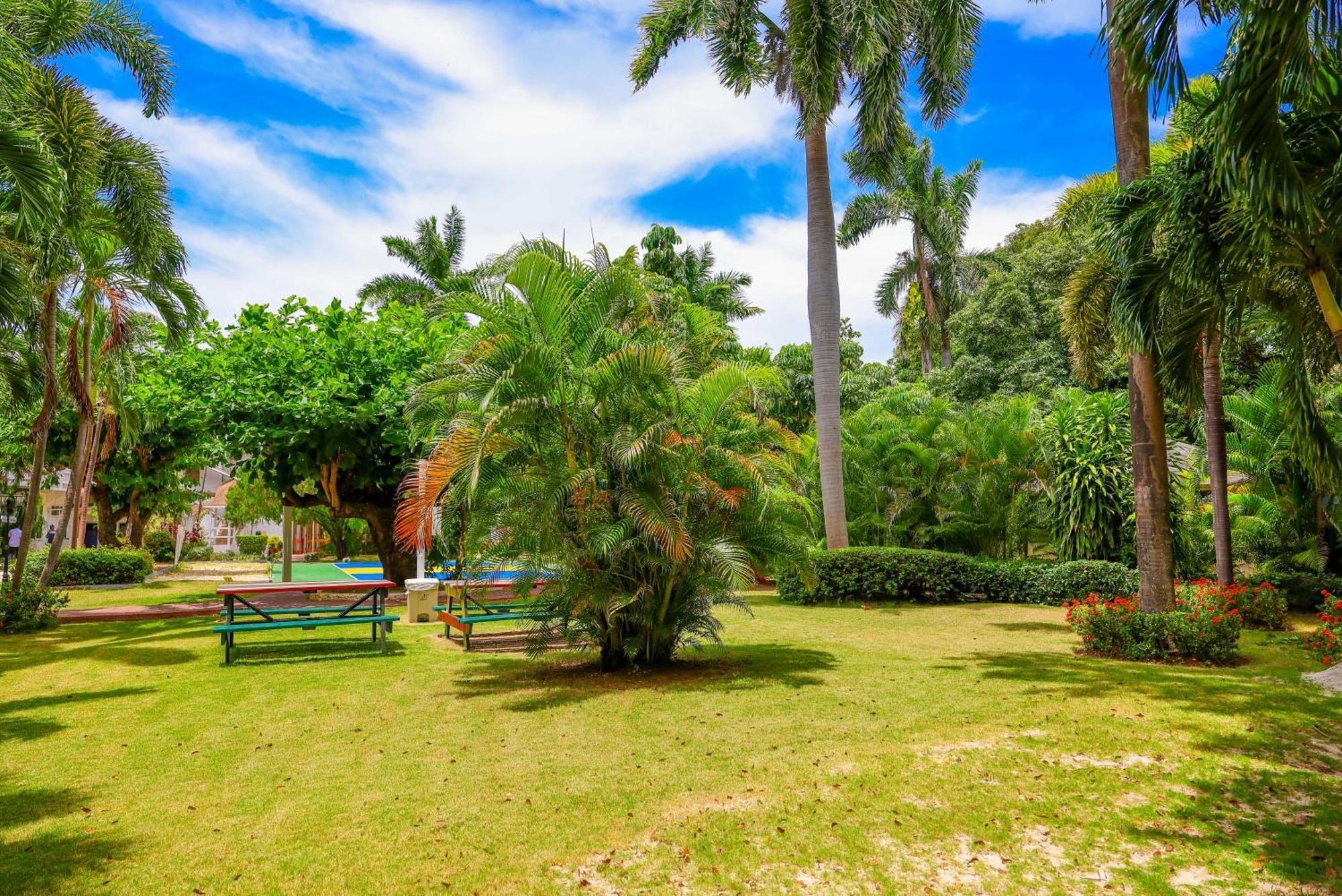 Grand Decameron Montego Beach, A Trademark All-Inclusive Resort Montego Bay Eksteriør billede